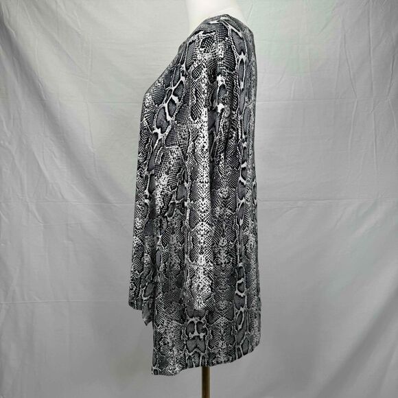 John Mark Top Snake Print Mature Asymmetric Tunic Stretchy Flowy Loose Fit Sz M - Picture 2 of 12